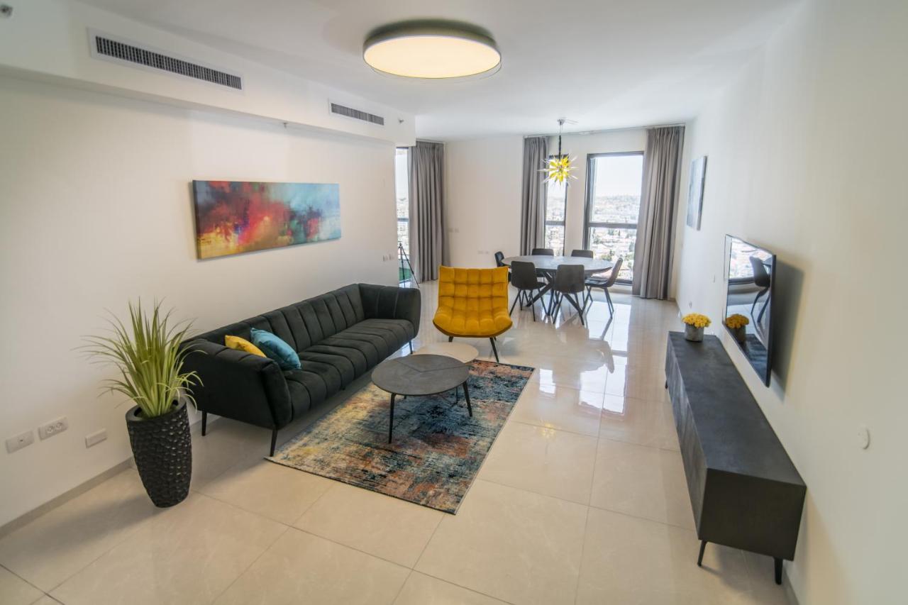 Apartment Gorgeous Design 3 Bdr - J Tower - Amazing View!